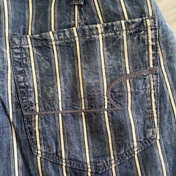American Eagle striped trouser short with waist tie accent ribbon. Size 6 - Picture 3 of 6
